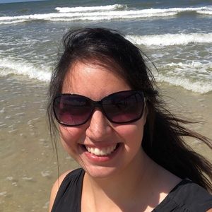 Meet your Posher, Lucie